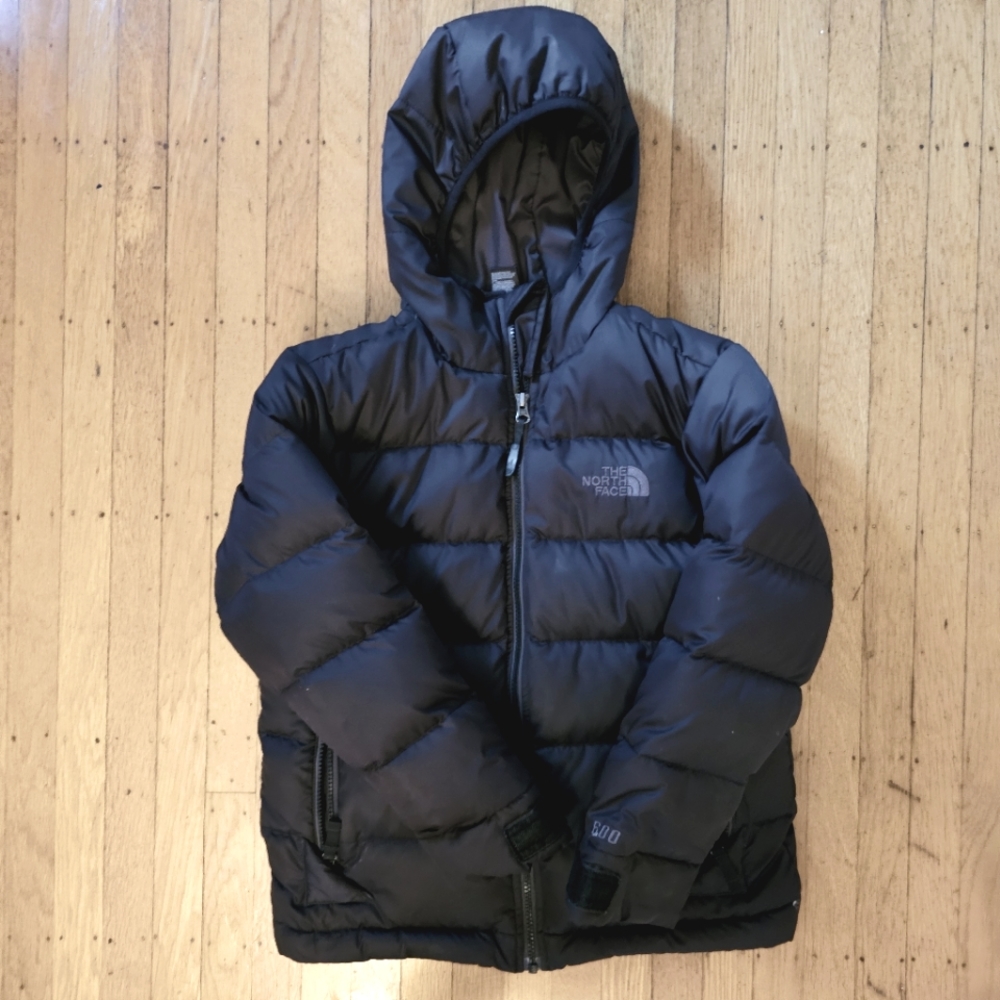 Boys North Face puffer, down 600, size M 10/12, black with hood